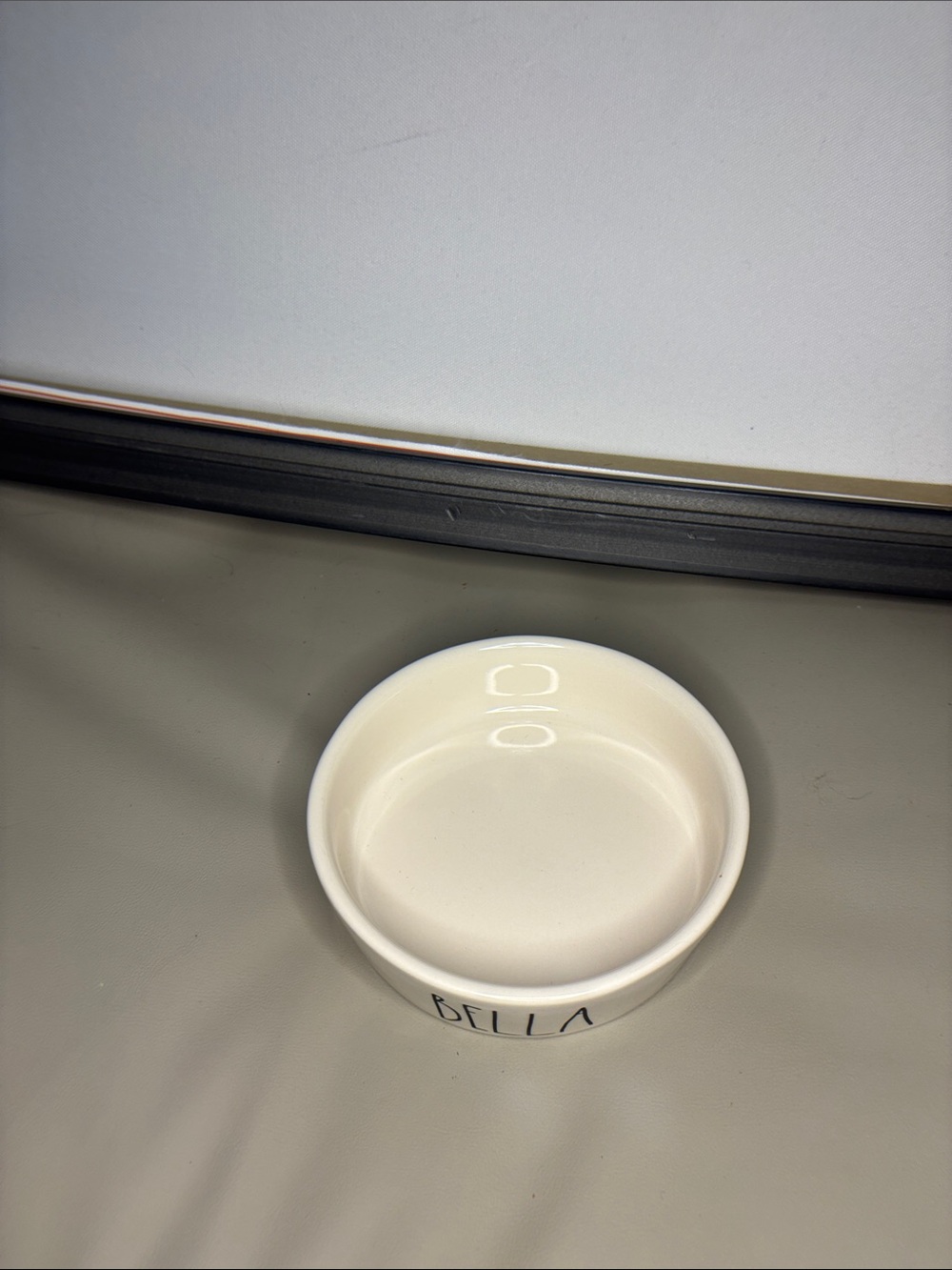 NWOT Rae Dunn “Bella” pet dish - Picture 2 of 3